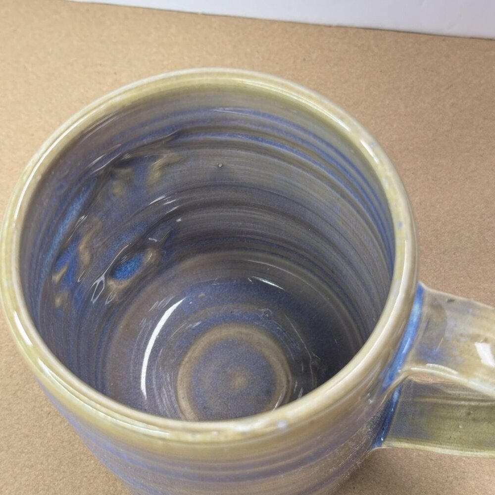Hawaii Mug Turtles Embossed 3D Blue Khaki Ben Diller Pottery Signed 2001 - Picture 4 of 9